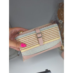 Cartera de rafia