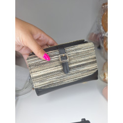 Cartera de rafia